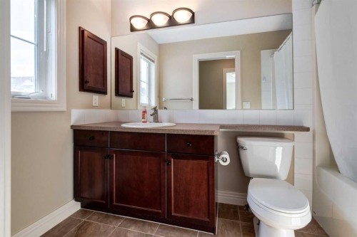 37 Royal Oak Plaza Nw, Calgary, AB - Indoor Photo Showing Bathroom