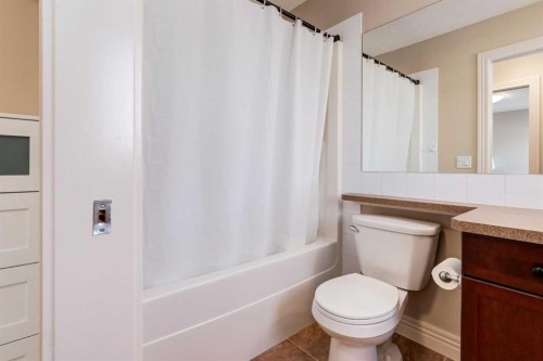 37 Royal Oak Plaza Nw, Calgary, AB - Indoor Photo Showing Bathroom