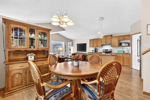 131 Citadel Mesa Close Nw, Calgary, AB - Indoor Photo Showing Dining Room
