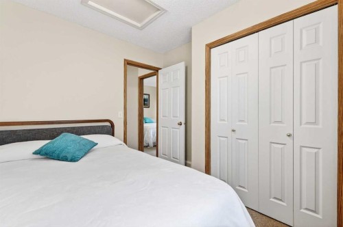 131 Citadel Mesa Close Nw, Calgary, AB - Indoor Photo Showing Bedroom