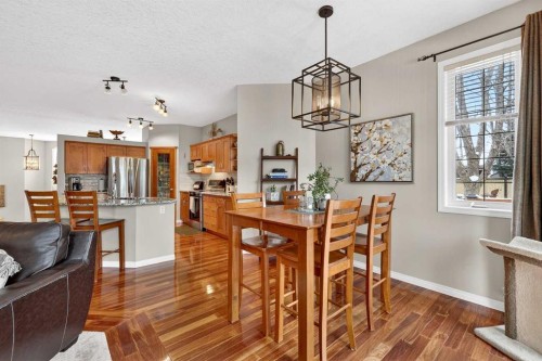 51 Cranleigh Gardens Se, Calgary, AB - Indoor Photo Showing Dining Room