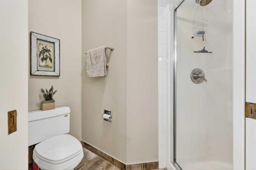 51 Cranleigh Gardens Se, Calgary, AB - Indoor Photo Showing Bathroom