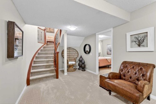 51 Cranleigh Gardens Se, Calgary, AB - Indoor Photo Showing Other Room
