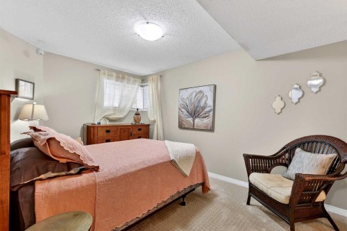 51 Cranleigh Gardens Se, Calgary, AB - Indoor Photo Showing Bedroom