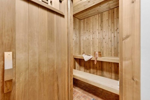 51 Cranleigh Gardens Se, Calgary, AB - Indoor Photo Showing Other Room