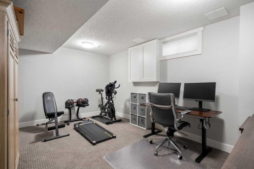 136 Lake Crimson Close Se, Calgary, AB 