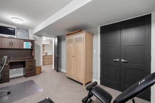 136 Lake Crimson Close Se, Calgary, AB 