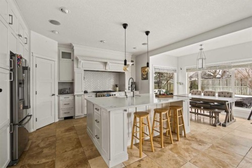 1560 Strathcona Drive Sw, Calgary, AB - Indoor Photo Showing Kitchen With Upgraded Kitchen