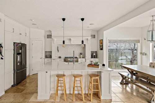 1560 Strathcona Drive Sw, Calgary, AB - Indoor Photo Showing Kitchen With Upgraded Kitchen