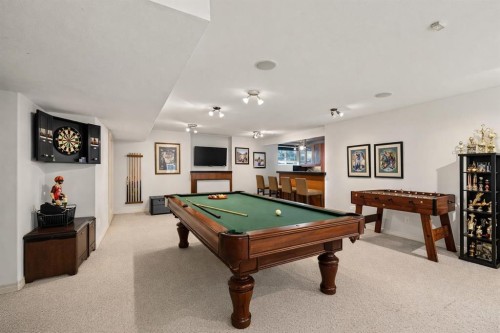 1560 Strathcona Drive Sw, Calgary, AB - Indoor Photo Showing Other Room