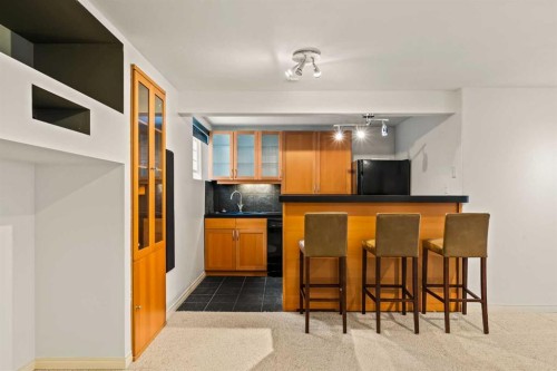 1560 Strathcona Drive Sw, Calgary, AB - Indoor Photo Showing Other Room