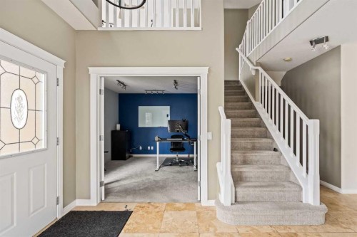 1560 Strathcona Drive Sw, Calgary, AB - Indoor Photo Showing Other Room