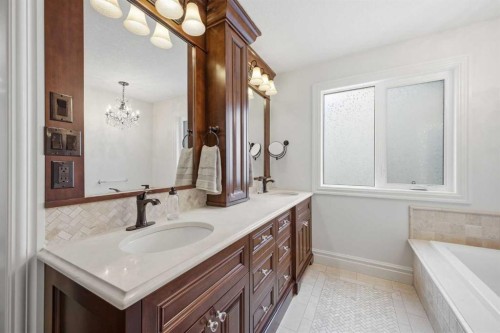 23 Deermoss Place Se, Calgary, AB - Indoor Photo Showing Bathroom