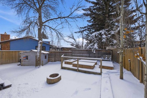 23 Deermoss Place Se, Calgary, AB - Outdoor