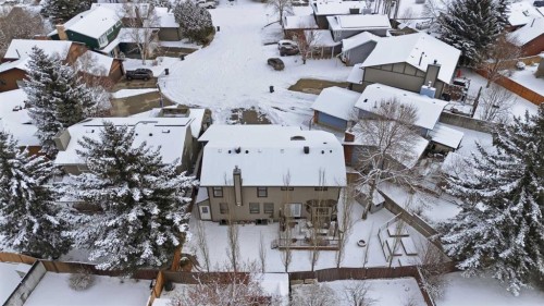 23 Deermoss Place Se, Calgary, AB - Outdoor