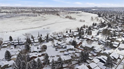 23 Deermoss Place Se, Calgary, AB - Outdoor With View