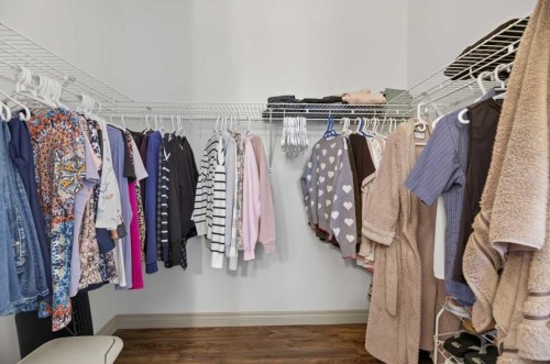 5910 Park Meadows Crescent, Olds, AB - Indoor With Storage