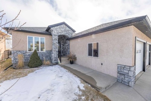 5910 Park Meadows Crescent, Olds, AB - Outdoor