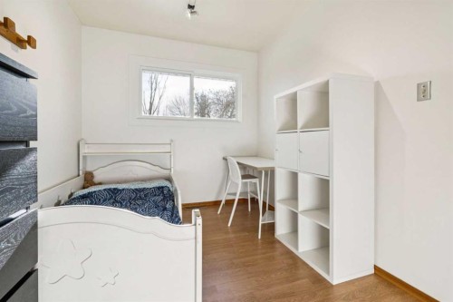 7207 Farrell Road Se, Calgary, AB - Indoor Photo Showing Bedroom