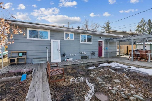 7207 Farrell Road Se, Calgary, AB - Outdoor With Deck Patio Veranda