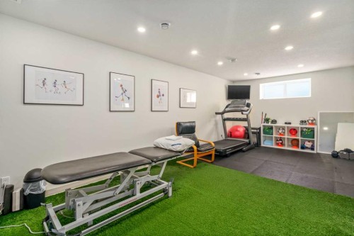 15 Masters Square Se, Calgary, AB - Indoor