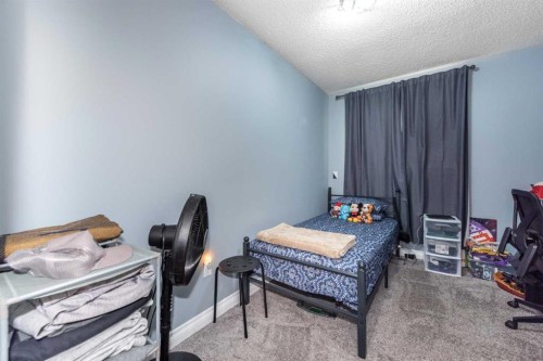 100 Whitehaven Road Ne, Calgary, AB - Indoor Photo Showing Bedroom