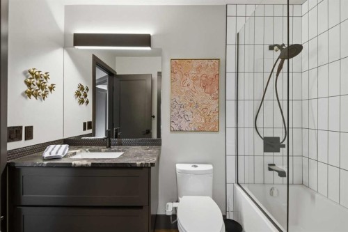 38 Sunrise Way, Priddis Greens, AB - Indoor Photo Showing Bathroom