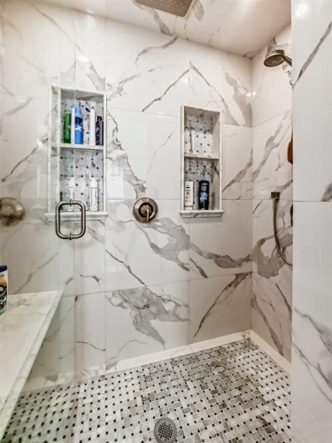 56 Patterson Crescent Sw, Calgary, AB - Indoor Photo Showing Bathroom