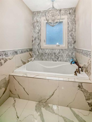 56 Patterson Crescent Sw, Calgary, AB - Indoor Photo Showing Bathroom