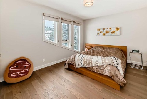 56 Patterson Crescent Sw, Calgary, AB - Indoor Photo Showing Bedroom