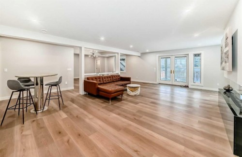 56 Patterson Crescent Sw, Calgary, AB - Indoor