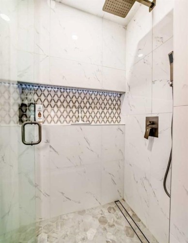 56 Patterson Crescent Sw, Calgary, AB - Indoor Photo Showing Bathroom