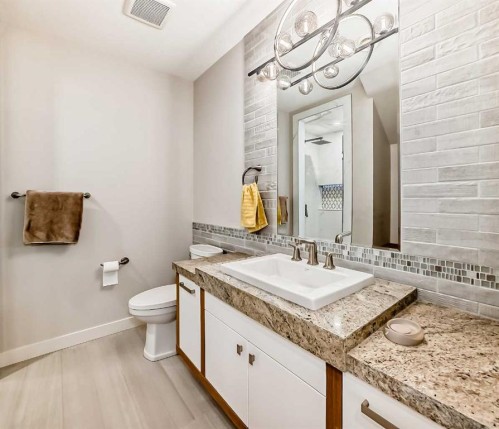 56 Patterson Crescent Sw, Calgary, AB - Indoor Photo Showing Bathroom