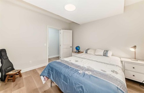 56 Patterson Crescent Sw, Calgary, AB - Indoor Photo Showing Bedroom
