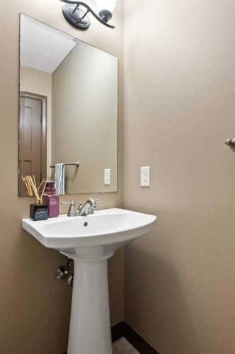 140 Mahogany Terrace Se, Calgary, AB - Indoor Photo Showing Bathroom