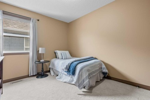 140 Mahogany Terrace Se, Calgary, AB - Indoor Photo Showing Bedroom