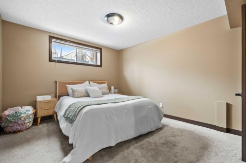 140 Mahogany Terrace Se, Calgary, AB - Indoor Photo Showing Bedroom