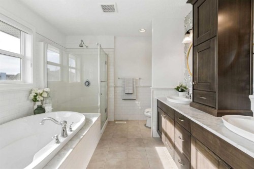 161 Mahogany Square Se, Calgary, AB - Indoor Photo Showing Bathroom