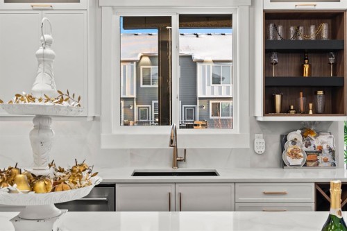 102 South Shore Road, Chestermere, AB - Indoor Photo Showing Kitchen With Upgraded Kitchen