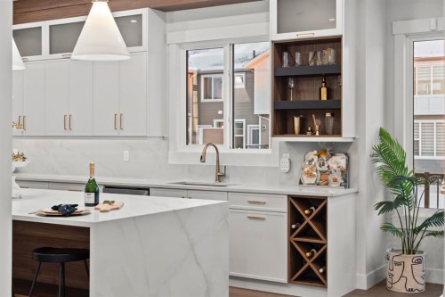 102 South Shore Road, Chestermere, AB - Indoor Photo Showing Kitchen