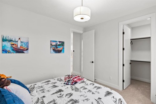102 South Shore Road, Chestermere, AB - Indoor Photo Showing Bedroom