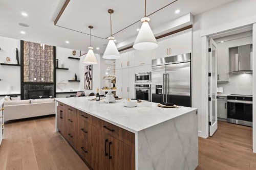 102 South Shore Road, Chestermere, AB - Indoor Photo Showing Kitchen With Upgraded Kitchen