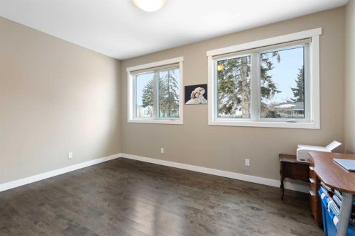 435 Arlington Drive Se, Calgary, AB - Indoor Photo Showing Other Room