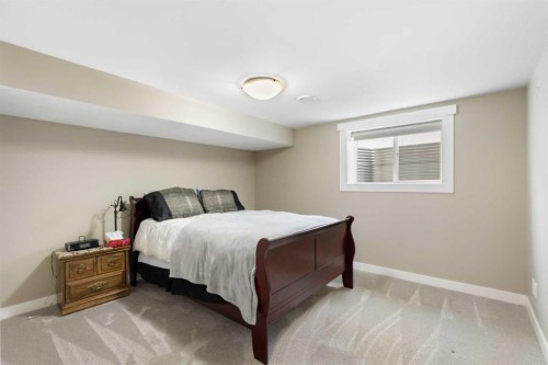 435 Arlington Drive Se, Calgary, AB - Indoor Photo Showing Bedroom