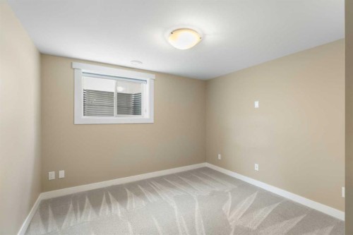 435 Arlington Drive Se, Calgary, AB - Indoor Photo Showing Other Room