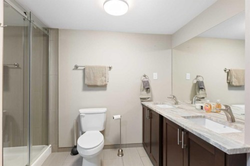 435 Arlington Drive Se, Calgary, AB - Indoor Photo Showing Bathroom