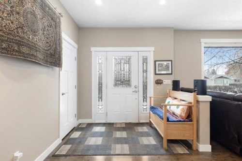 435 Arlington Drive Se, Calgary, AB - Indoor Photo Showing Other Room