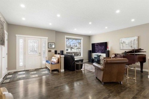 435 Arlington Drive Se, Calgary, AB - Indoor