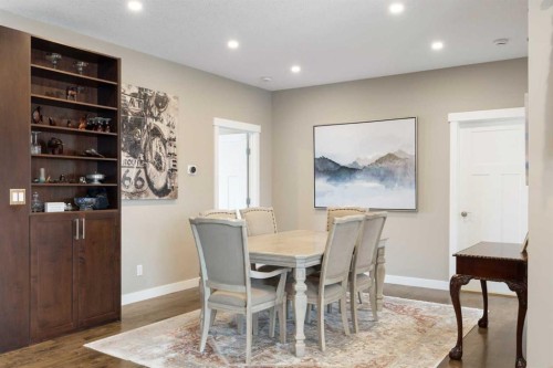 435 Arlington Drive Se, Calgary, AB - Indoor Photo Showing Dining Room