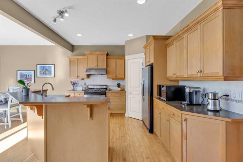 97 Strathridge Close Sw, Calgary, AB - Indoor Photo Showing Kitchen